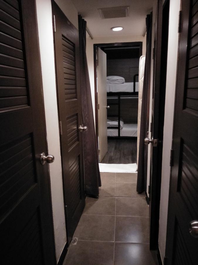 Badu Sukhumvit Dormitory Bangkok Exterior photo