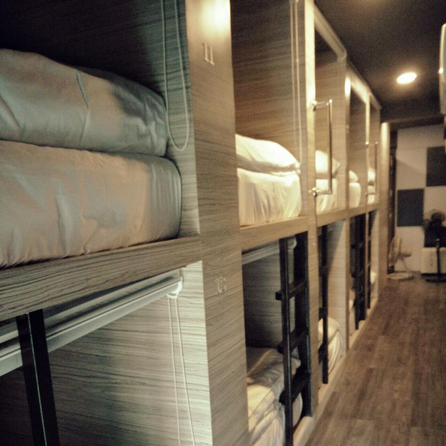Badu Sukhumvit Dormitory Bangkok Exterior photo