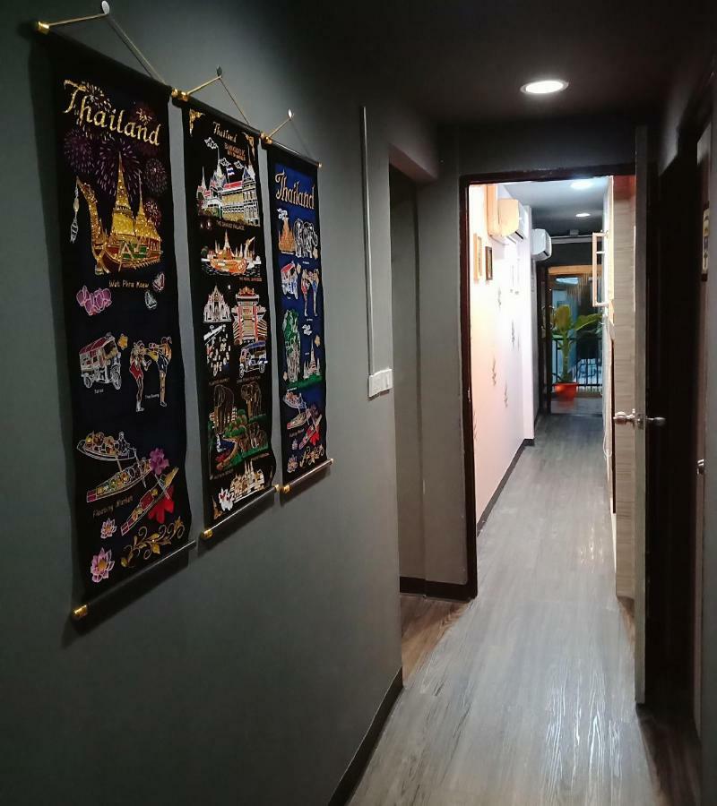 Badu Sukhumvit Dormitory Bangkok Exterior photo